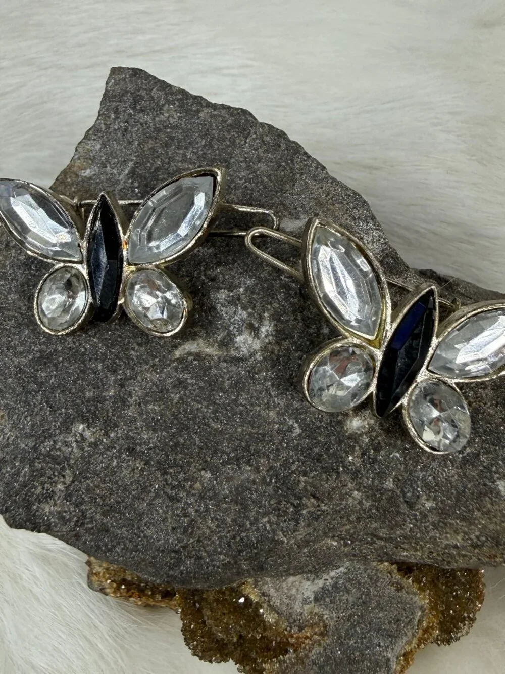 Vintage Pair of Silver Tone Clear & Black Acrylic Butterfly Barrettes 1